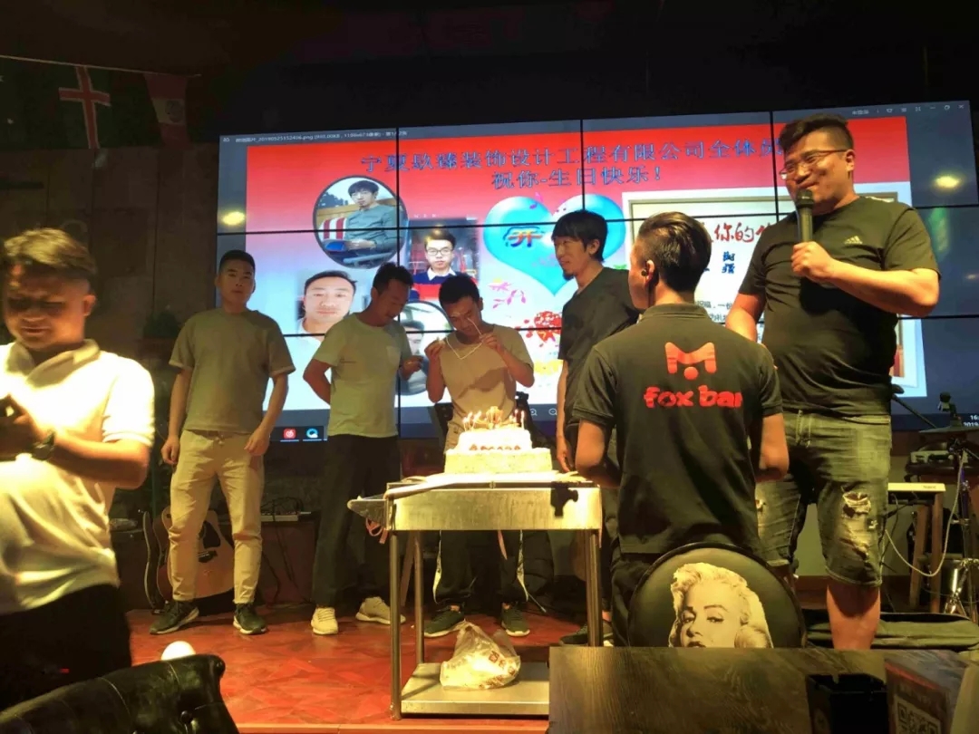 �y���b�˾