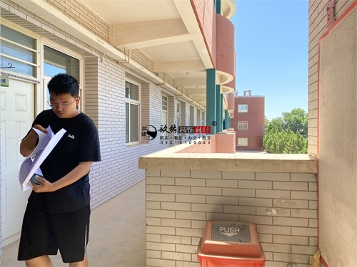 �y���WУ�b���OӋ�Ŀ|�N���b�