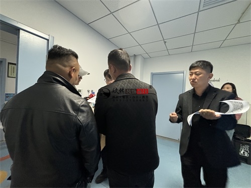 �y�����y�g���������Ŀ|�N���b�