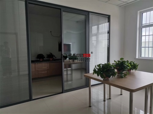 �y���k�����OӋ�b���Ŀ|�N���b�